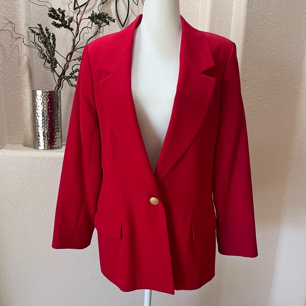 Hawksley and Wight Women's Vintage Red Wool Blazer Gold Buttons size 12P
Vintage